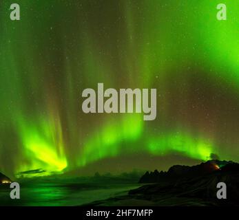 Panorama, Norvège, île de Senja, pics rocheux, Tungeneset,aurora borealis Banque D'Images