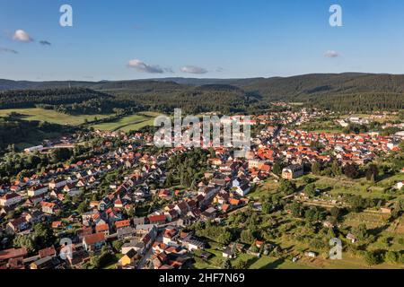 Allemagne, Thuringe, communauté rurale Geratal, Graefenroda, village,maisons, vallée, montagnes, forêt Banque D'Images