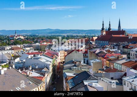 Olomouc (Olmütz), Hôpital militaire d'Olomouc, ancien monastère Hradisko, Cathédrale Saint Venceslas (Katedrala svateho Vaclava), église notre-Dame des neiges, vue depuis la tour de la mairie d'Olomoucky, région d'Olomouc, région d'Olmützer, Tchèque Banque D'Images