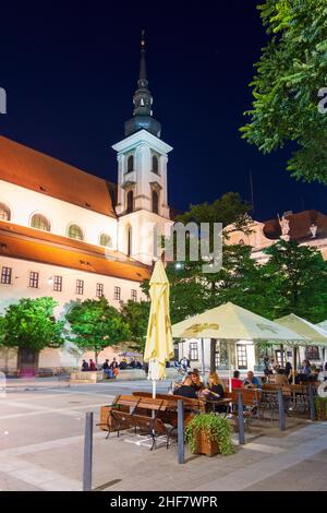 Brno (Brünn), place Moravie (Moravske namesti), Kostel sv baroque de Jan Krtitel Erna.Tomase (église St Thomas), restaurant à Jihomoravsky, Moravie du Sud, Südmähren, Tchèque Banque D'Images