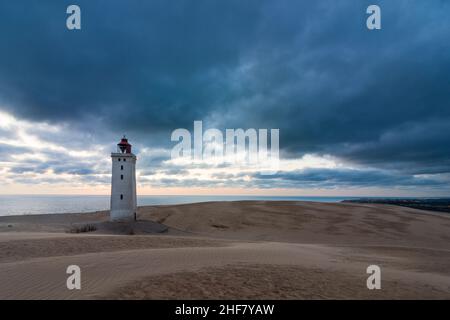 Hjoerring, Rubjerg Knude Lighthouse (Rubjerg Knude FYR), dunes de sable, habitants de Rubjerg, Jylland, Jutland,Danemark Banque D'Images