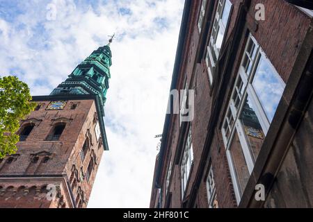 Copenhague, Koebenhavn, Centre d'art contemporain Nikolaj (Nikolaj Kunsthal) dans l'ancienne église Saint-Nicolas en Zélande, Sealand, Sjaelland, Danemark Banque D'Images