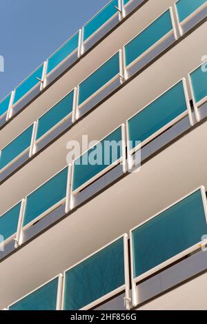 Maison résidentielle, façades, balcons, colorés Banque D'Images