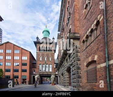 Copenhague, Koebenhavn, Elephant Tower and Gate, ancien quartier de la brasserie Carlsberg en Zélande, Sealand, Sjaelland, Danemark Banque D'Images