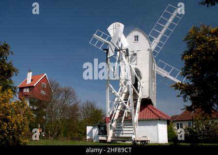 Thorpeness post Mill & House in the Clouds, tour d'eau reconvertie, Suffolk, Angleterre Banque D'Images