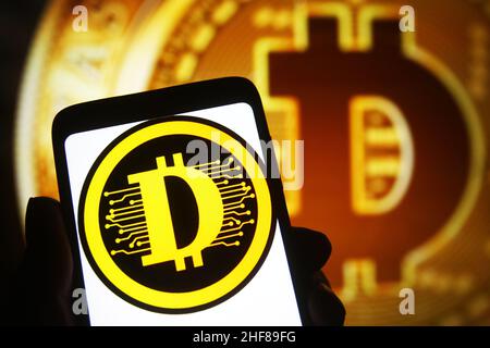 Ukraine.14th janvier 2022.Dans cette illustration, un SIGNE DOJO (Dojocoin) est vu sur un smartphone en face de son site Web.(Credit image: © Pavlo Gonchar/SOPA Images via ZUMA Press Wire) Banque D'Images