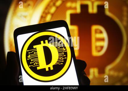 Ukraine.14th janvier 2022.Dans cette illustration, un SIGNE DOJO (Dojocoin) est vu sur un smartphone en face de son site Web.(Photo de Pavlo Gonchar/SOPA Images/Sipa USA) crédit: SIPA USA/Alay Live News Banque D'Images