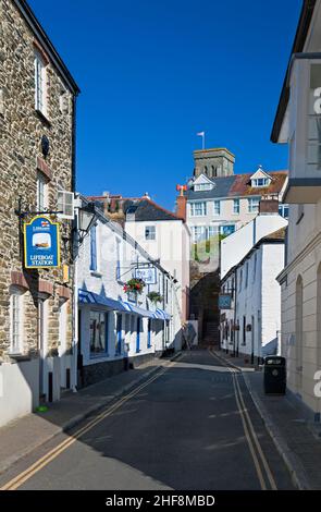 Union Street et la station de Lifeboat RNLI, Salcombe, South Hams, Devon, Angleterre,ROYAUME-UNI Banque D'Images