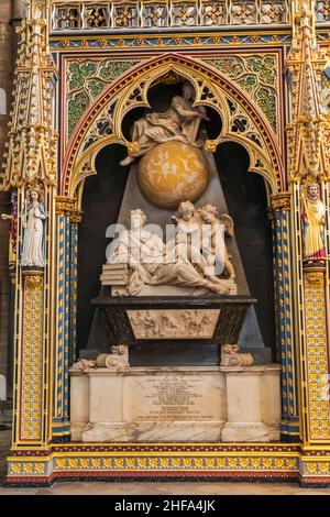 Angleterre, Londres, Abbaye de Westminster, Statue commémorative d'Isaac Newton Banque D'Images