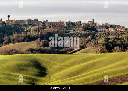 Vue panoramique sur le Lajatico, Pise, l'Italie et les collines environnantes Banque D'Images