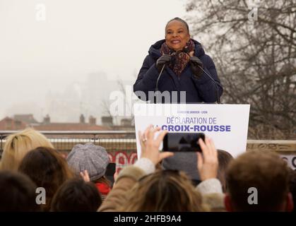 Lyon, France.15th janvier 2022.Christiane Taubira, ancienne ministre française de la Justice et ancienne colonne de gauche française, annonce sa candidature à l'élection présidentielle française de 2022 lors d'un événement organisé dans le quartier de Croix-Rousse à Lyon.Croix-Rousse fut le foyer en 1831 et 1834 des premiers soulèvements ouvriers bien définis de la Révolution industrielle.Taubira a été membre de l'Assemblée nationale française de 1993 à 2012 et membre du Parlement européen de 1994 à 1999.(Credit image: © James Colburn/ZUMA Press Wire) Credit: ZUMA Press, Inc./Alamy Live News Banque D'Images