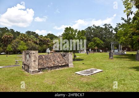 Cimetière du parc colonial à Savannah le 22,2011 juillet - le parc colonial a servi de cimetière de Savannah pendant plus d'un siècle et contient plus de neuf millia Banque D'Images