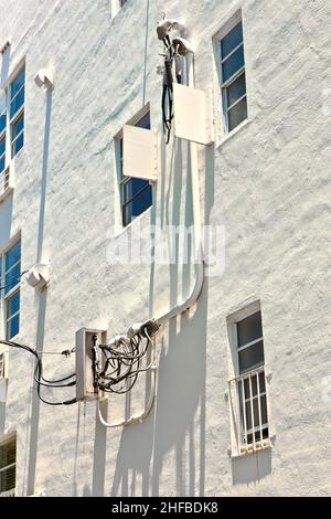 Vieilles maisons en briques peintes dans le sud de Miami, dans le quartier Art déco Banque D'Images