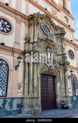 Portada de la Parroquia de San Antonio en Cádiz Banque D'Images