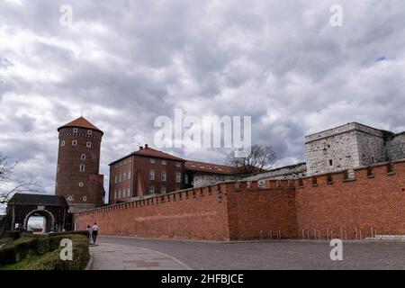 Cracovie, Pologne - 9th mars 2020 : Château royal de Wawel à Cracovie.La résidence royale se compose d'un certain nombre de structures de différentes périodes situées Banque D'Images