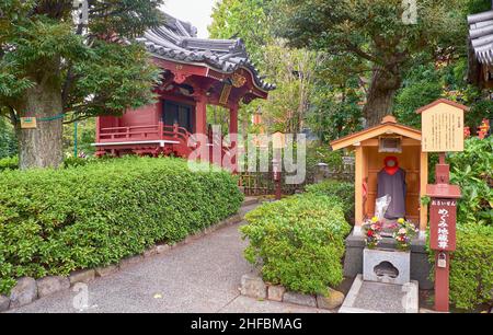 Tokyo, Japon - 24 octobre 2019 : Megumi Jizoson (déité gardienne pour la grossesse et la garde d'enfants) sanctuaire au temple Sensoji Kannon à Asakusa.Tokyo.Oui Banque D'Images