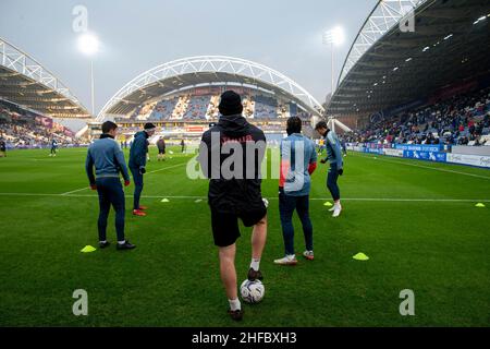 L'équipe de Swansea City s'échauffe avant le match du championnat Sky Bet au stade John Smith, Huddersfield.Date de la photo: Samedi 15 janvier 2022. Banque D'Images