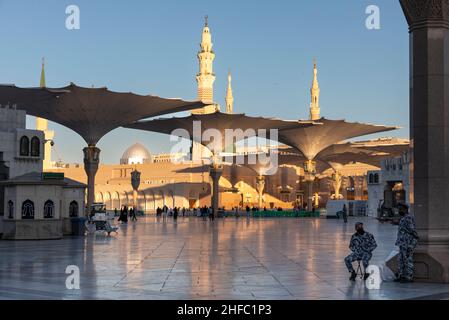 Median, Arabie Saoudite, 4th janvier 2022 : tôt le matin dans la mosquée du prophète Mahomet Banque D'Images