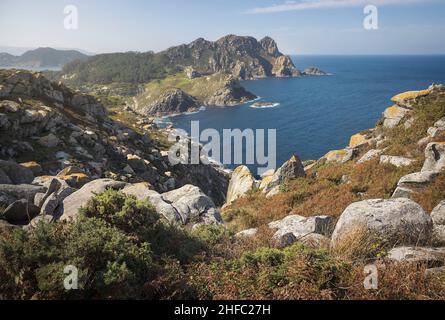 Vue aérienne d'un paysage époustouflant dans le parc naturel des Îles Cies, Galice, Espagne Banque D'Images