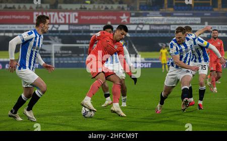 Joel Piroe de Swansea City en action pendant le match de championnat Sky Bet au stade John Smith, Huddersfield.Date de la photo: Samedi 15 janvier 2022. Banque D'Images