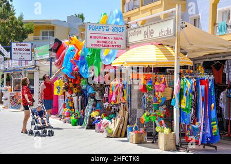 Plage Promenade magasin, Port d'Alcudia, Mallorca Alcudia, municipalité, Îles Baléares, Espagne Banque D'Images