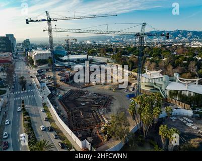 Los Angeles, États-Unis.08th janvier 2022.La construction commence sur le site du musée d'art du comté de Los Angeles.Le nouveau musée est conçu par Peter Zumthor et coûtera plus de $650 millions de dollars à compléter.1/15/2021 Los Angeles, CA., USA (photo de Ted Soqui/SIPA USA) crédit: SIPA USA/Alay Live News Banque D'Images