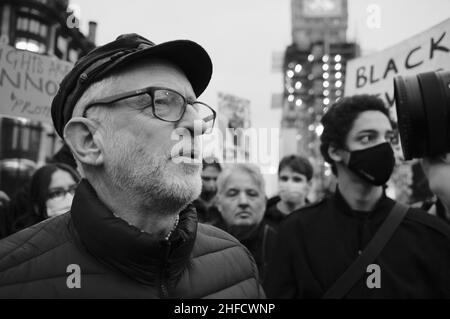 Jeremy Corbyn s'adresse à la manifestation Kill the bill à la place du Parlement à Londres le 15/01/2022 Banque D'Images