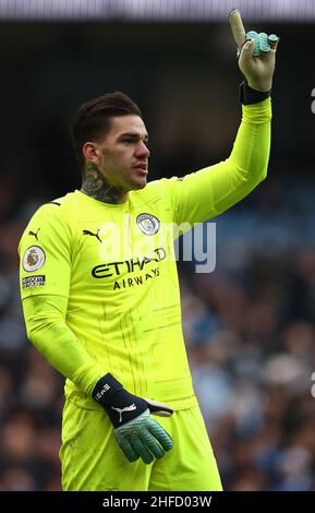 Manchester, Angleterre, 15th janvier 2022.Ederson de Manchester City pendant le match de la Premier League au Etihad Stadium de Manchester.Le crédit photo doit être lu : Darren Staples / Sportimage Banque D'Images