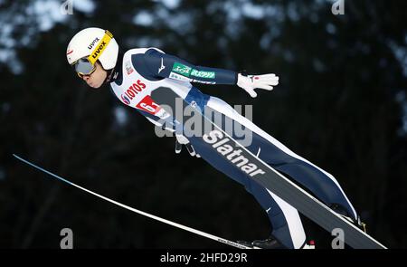 Zakopane, Pologne.15th janvier 2022.Yukiya Sato lors de la compétition d'équipe de la coupe du monde de saut à ski FIS à Zakopane.Crédit : SOPA Images Limited/Alamy Live News Banque D'Images