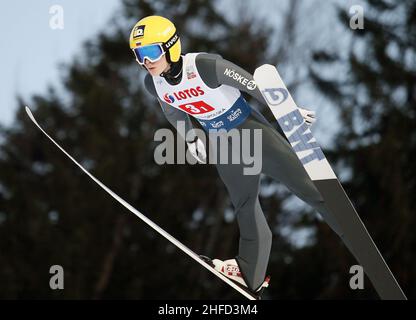 Zakopane, Pologne.15th janvier 2022.Danil Sadreev lors de la compétition d'équipe de la coupe du monde de saut à ski FIS à Zakopane.(Photo par Damian Klamka/SOPA Images/Sipa USA) crédit: SIPA USA/Alay Live News Banque D'Images