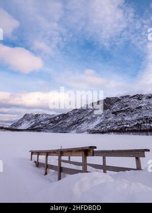 Mattisvannet est un lac près de Kafjord en Norvège. Banque D'Images
