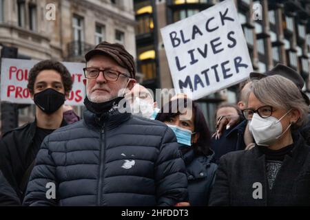 Londres, Angleterre, Royaume-Uni 15 janvier 2022 Jeremy Corbyn s'adresse à des centaines de manifestants rassemblés sur la place du Parlement à la suite d'une marche en provenance de Lincolns Inn Fields, tenue en opposition au projet de loi sur la police, le crime, la sentence et les tribunaux Banque D'Images