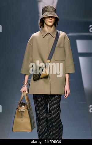 FENDI vêtements pour hommes automne/hiver 2022-23 piste pendant la semaine de mode de Milan janvier 2022 - Milan, Italie 15/01/2022 Banque D'Images