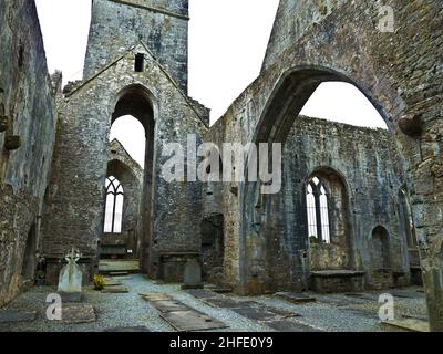 Célèbre abbaye de Quin en Irlande de l'extérieur Banque D'Images