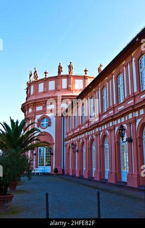 Célèbre palais Biebrich à Wiesbaden Banque D'Images