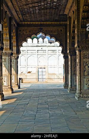 Marqueterie de marbre, colonnes et arcades, salle de l'Audience privée ou Diwan JE Khas au Lal Qila ou Fort Rouge à Delhi, Inde Banque D'Images