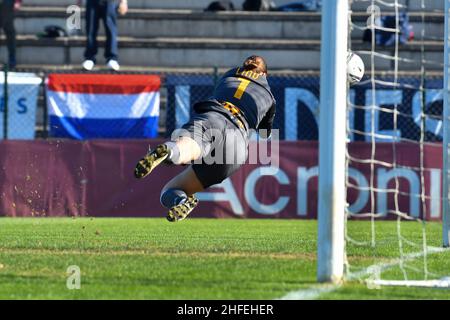 Emma Lind of A.S. Roma Women during the 12th day of the Serie A Championship between A.S. Roma Women and Empoli F.C. Ladies at the stadio Tre Fontane on 15th of January, 2022 in Rome, Italy. (Photo by Domenico Cippitelli/Pacific Press) Banque D'Images