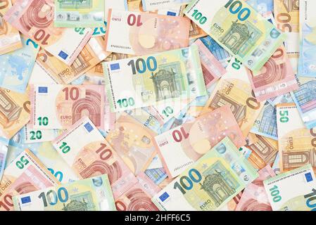 Pile de billets en euros comme papier peint ou fond d'écran.Euro papier argent. Banque D'Images