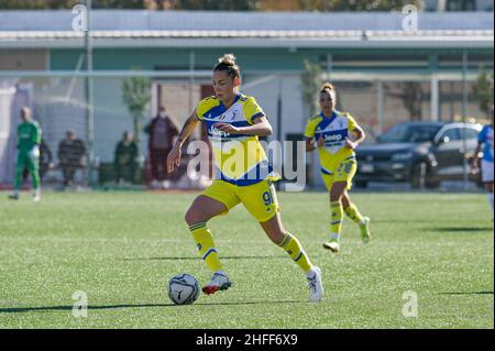 Pomigliano, Italie.16th janvier 2022.Andrea Staskova (9) Juventus les femmes contrôlent le ballon pendant la série italienne A Women 2021/2022 match entre Pomigliano Calcio Femminile vs Juventus Women le 16 janvier 2022 au stade Ugo Gobbato à Pomigliano Italie crédit: Live Media Publishing Group/Alay Live News Banque D'Images