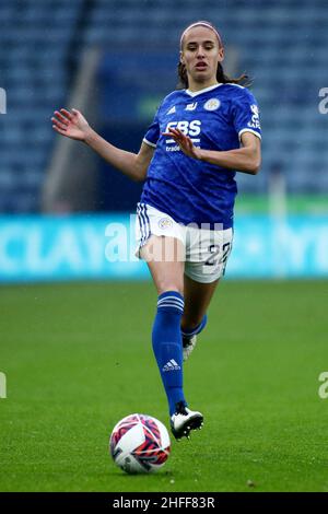 LEICESTER, ROYAUME-UNI.16th JANV. Ashleigh Plumptre de Leicester City photographié avec le ballon lors du match de la Super League féminine de Barclays FA entre Leicester City et Brighton et Hove Albion au King Power Stadium, Leicester, le dimanche 16th janvier 2022.(Crédit : Kieran Riley | INFORMATIONS MI) crédit : INFORMATIONS MI et sport /Actualités Alay Live Banque D'Images