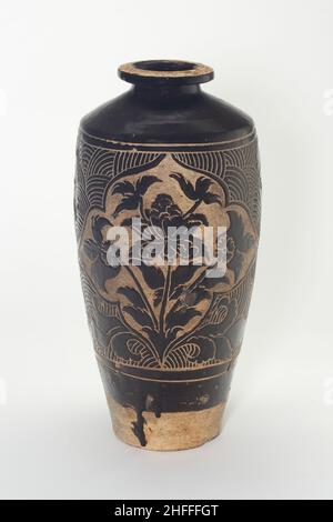 Vase en bouteille (Meiping) avec fleurs, Royaume de Xixia (1038-1227), 12th/début du 13th siècle. Banque D'Images