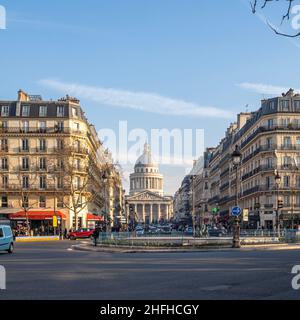 Paris, France - 01 15 2022 : le jardin du Luxembourg.Vue sur le Panthéon depuis le jardin du Luxembourg Banque D'Images