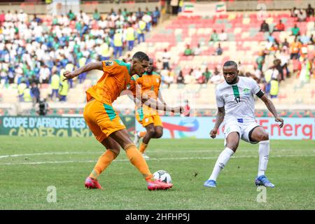 Douala, CAMEROUN - JANVIER 16 : Sébastien Haller de Côte d'Ivoire pendant le match de la coupe d'Afrique des Nations groupe E entre la Côte d'Ivoire et la Sierra Leone au Stade de Japoma le 16 2022 janvier à Douala, Cameroun.(Photo de SF) crédit: Sebo47/Alay Live News Banque D'Images