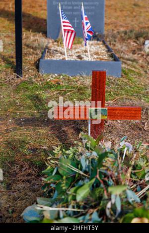 Croix marquant la tombe de Brian Sweeney, fils de Margaret Duchess d'Argyll et de Charles Sweeney, cimetière nord, cimetière Brookwood, Woking, Surrey Banque D'Images