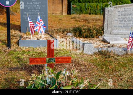 Croix marquant la tombe de Brian Sweeney, fils de Margaret Duchess d'Argyll et de Charles Sweeney, cimetière nord, cimetière Brookwood, Woking, Surrey Banque D'Images