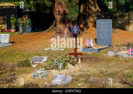 Croix marquant la tombe de Brian Sweeney, fils de Margaret Duchess d'Argyll et de Charles Sweeney, cimetière nord, cimetière Brookwood, Woking, Surrey Banque D'Images