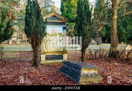 Le monument commémoratif de la famille Freshfield de catégorie II est inscrit au cimetière Brookwood South, à Brookwood, près de Woking, Surrey, Angleterre Banque D'Images