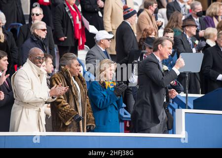 15 janvier 2022.Glenn Youngkin, Winsome Earle-Sears, Jason Miyares, nouveaux élus de Virginie, à la cérémonie inuguarale.Richmond, Virginie, États-Unis Banque D'Images