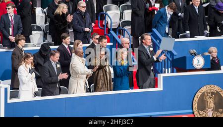 15 janvier 2022.Glenn Youngkin, Winsome Earle-Sears, Jason Miyares, nouveaux élus de Virginie, à la cérémonie inuguarale.Richmond, Virginie, États-Unis Banque D'Images