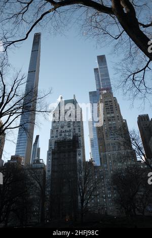 Vue depuis Central Park, New York, sur le 57th Street Sky Spers et d'autres tours Banque D'Images